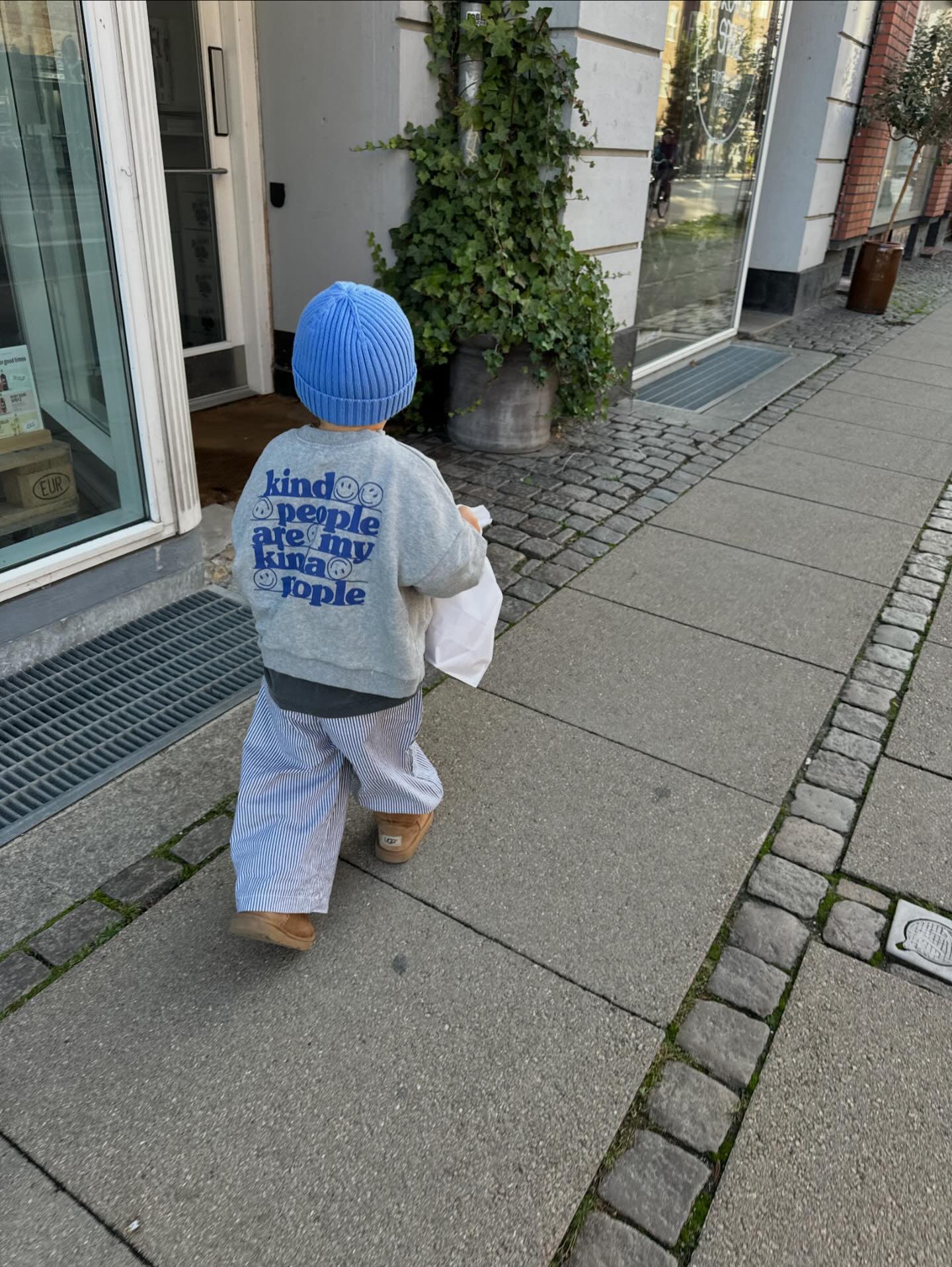 Kind People Sweatshirt Blue