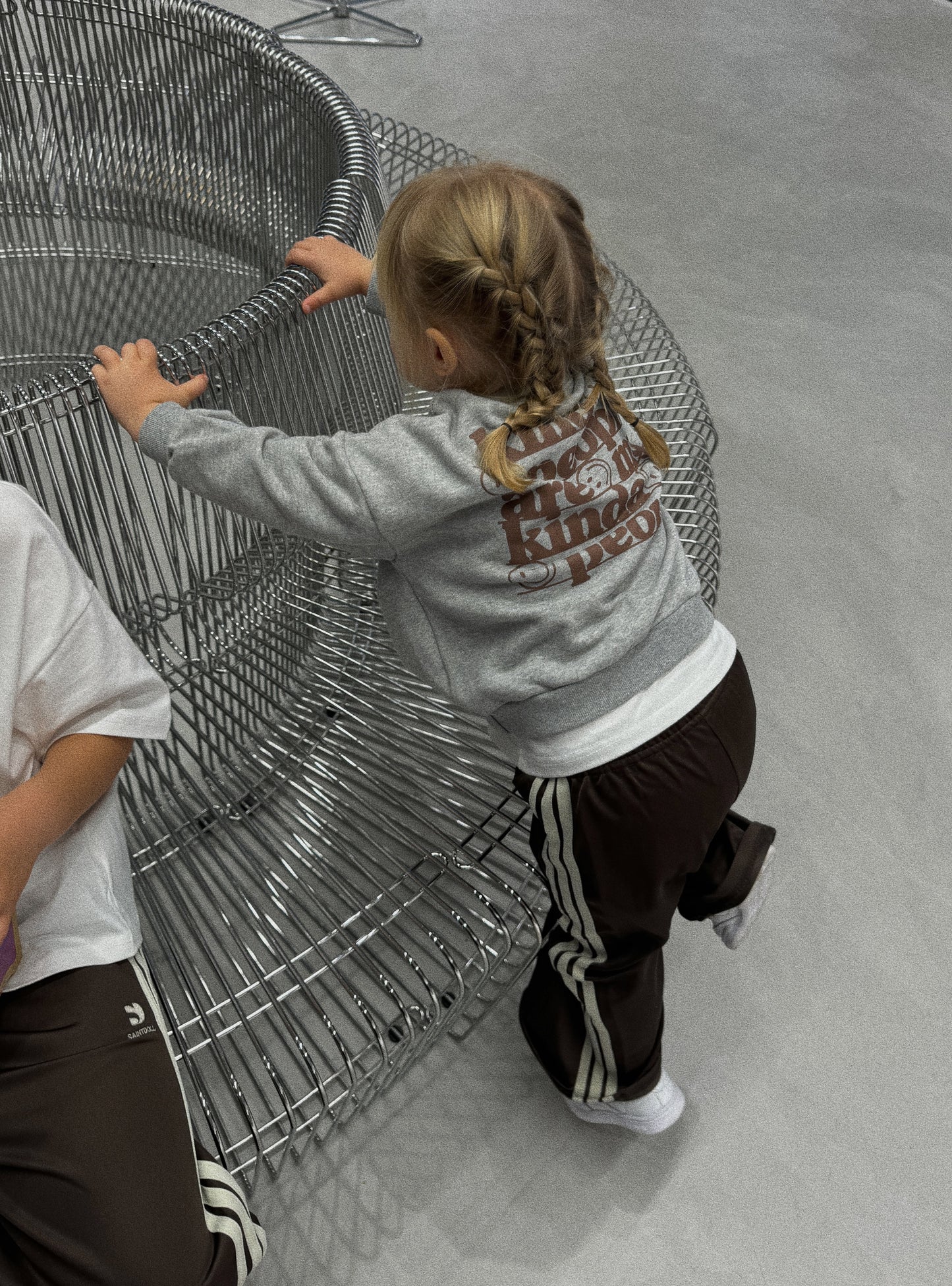 Kind People Sweatshirt Brown