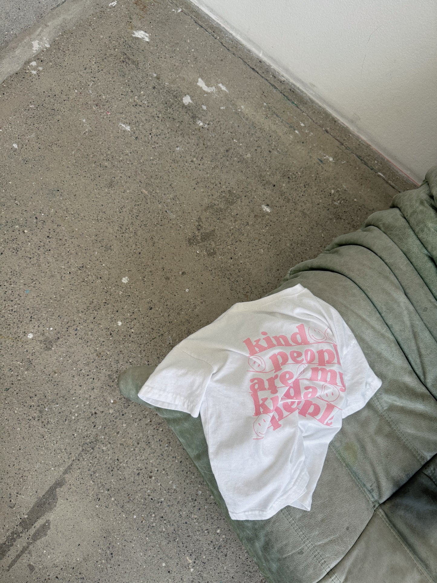 Kind People Tee Pink